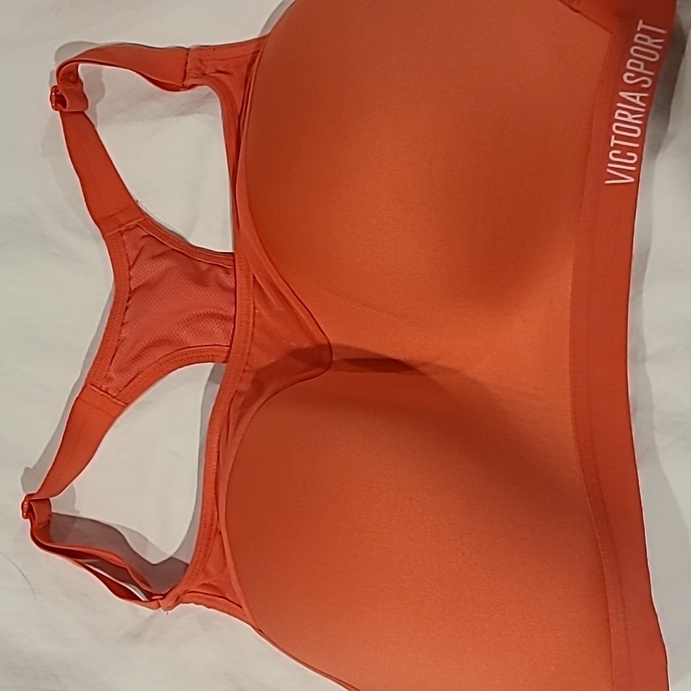 Victoria sport sports bra